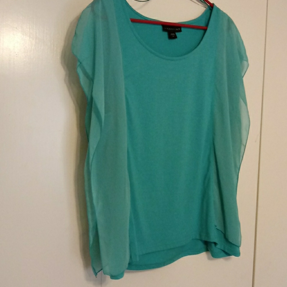 Fun light blouse with cute split shoulder